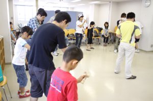 けん玉教室の練習風景 名古屋にて
